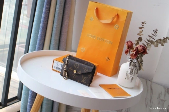 Frstbag ru VUITTON LOUIS RECTO VERSO CARD HOLDER 0804